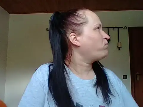Snapshot of _squirty_cum_lady_ chatting on 09.13.25 squirty cum lady online show from 09.13.25