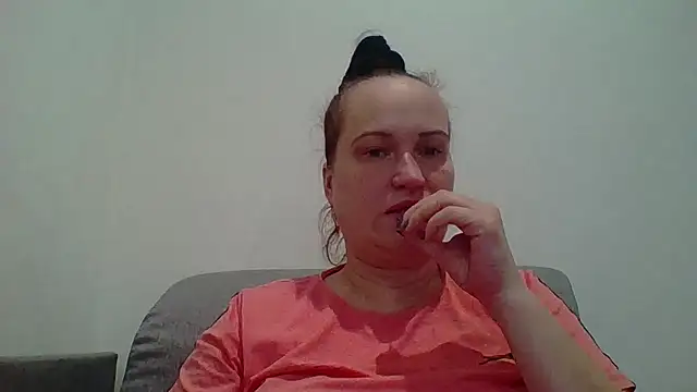 Snapshot of _squirty_cum_lady_ chatting on 10.10.25 squirty cum lady online show from 10.10.25