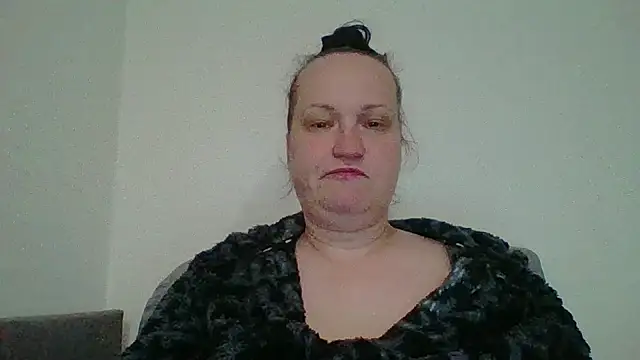 Snapshot of _squirty_cum_lady_ chatting on 10.12.25 squirty cum lady online show from 10.12.25