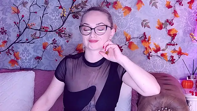 Snapshot of EllianaReese chatting on 11.29.25 EllianaReese online show from 11.29.25