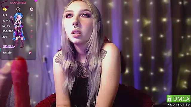 Snapshot of JustMeowGirl chatting on 12.02.24 JustMeowGirl online show from 12.02.24