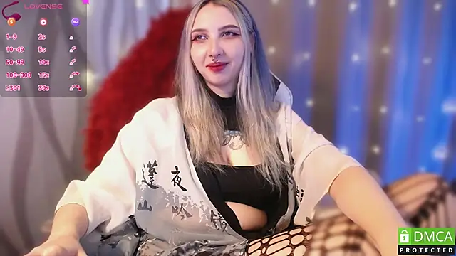 Snapshot of JustMeowGirl chatting on 02.28.25 JustMeowGirl online show from 02.28.25