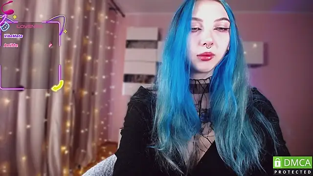 Snapshot of JustMeowGirl chatting on 10.19.25 JustMeowGirl online show from 10.19.25