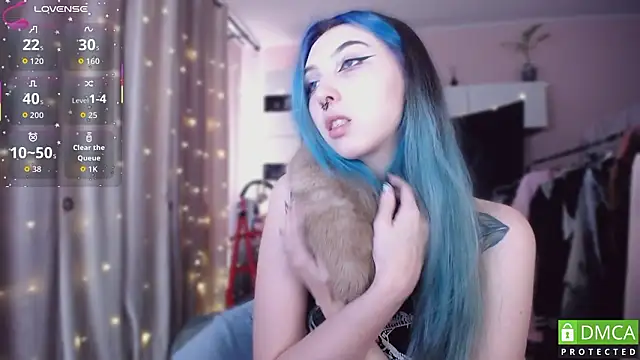 Snapshot of JustMeowGirl chatting on 02.13.26 JustMeowGirl online show from 02.13.26