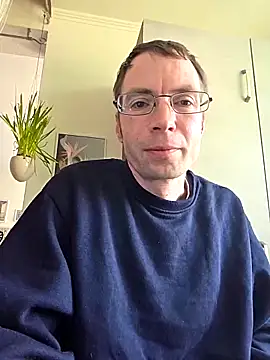 Schnubby1 online show from 03.21.25