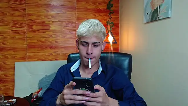 Snapshot of Bastiaan_28 chatting on 12.12.24 Bastiaan 28 online show from 12.12.24