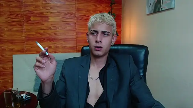 Snapshot of Bastiaan_28 chatting on 12.12.24 Bastiaan 28 online show from 12.12.24