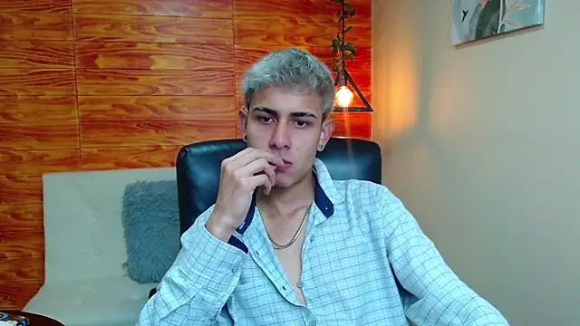 Snapshot of Bastiaan_28 chatting on 12.26.24 Bastiaan 28 online show from 12.26.24