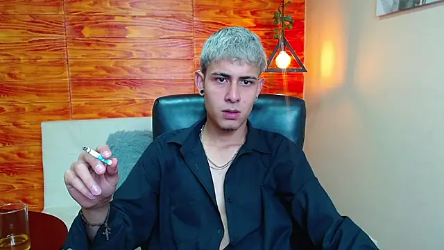 Snapshot of Bastiaan_28 chatting on 12.27.24 Bastiaan 28 online show from 12.27.24