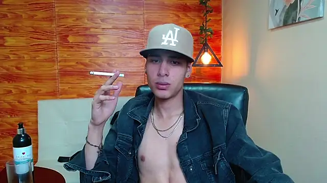 Snapshot of Bastiaan_28 chatting on 01.04.25 Bastiaan 28 online show from 01.04.25