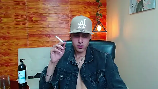 Snapshot of Bastiaan_28 chatting on 01.04.25 Bastiaan 28 online show from 01.04.25