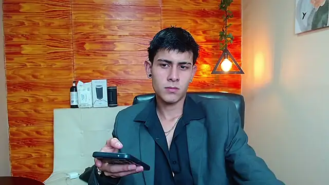 Snapshot of Bastiaan_28 chatting on 01.07.25 Bastiaan 28 online show from 01.07.25