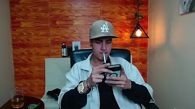 Snapshot of Bastiaan_28 chatting on 01.13.25 Bastiaan 28 online show from 01.13.25