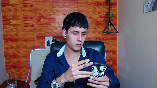 Snapshot of Bastiaan_28 chatting on 01.19.25 Bastiaan 28 online show from 01.19.25