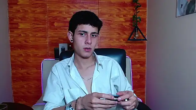 Snapshot of Bastiaan_28 chatting on 01.21.25 Bastiaan 28 online show from 01.21.25