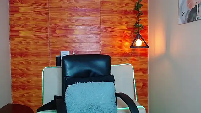 Snapshot of Bastiaan_28 chatting on 01.22.25 Bastiaan 28 online show from 01.22.25