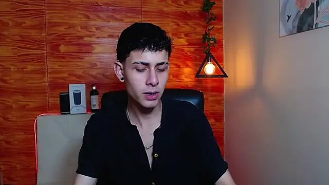 Snapshot of Bastiaan_28 chatting on 01.24.25 Bastiaan 28 online show from 01.24.25