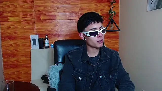 Snapshot of Bastiaan_28 chatting on 02.06.25 Bastiaan 28 online show from 02.06.25