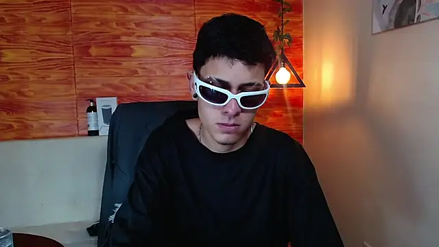 Snapshot of Bastiaan_28 chatting on 02.07.25 Bastiaan 28 online show from 02.07.25