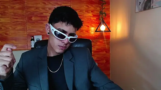 Snapshot of Bastiaan_28 chatting on 02.07.25 Bastiaan 28 online show from 02.07.25