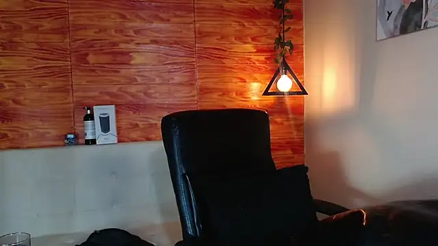 Snapshot of Bastiaan_28 chatting on 02.08.25 Bastiaan 28 online show from 02.08.25