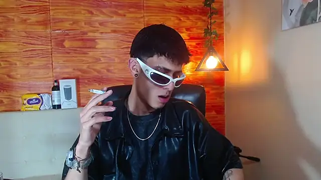 Snapshot of Bastiaan_28 chatting on 02.13.25 Bastiaan 28 online show from 02.13.25