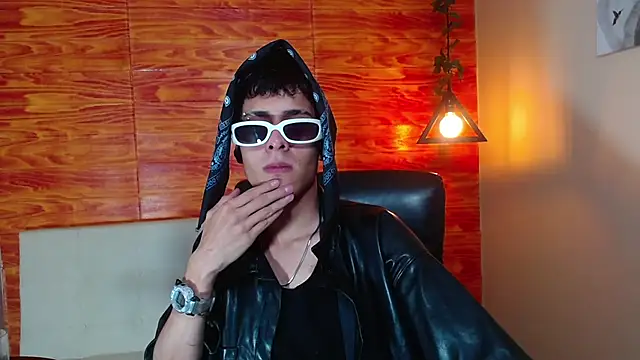 Snapshot of Bastiaan_28 chatting on 02.17.25 Bastiaan 28 online show from 02.17.25