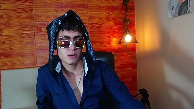 Snapshot of Bastiaan_28 chatting on 02.18.25 Bastiaan 28 online show from 02.18.25