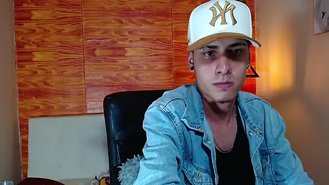 Snapshot of Bastiaan_28 chatting on 02.19.25 Bastiaan 28 online show from 02.19.25