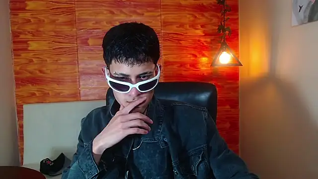 Snapshot of Bastiaan_28 chatting on 03.02.25 Bastiaan 28 online show from 03.02.25