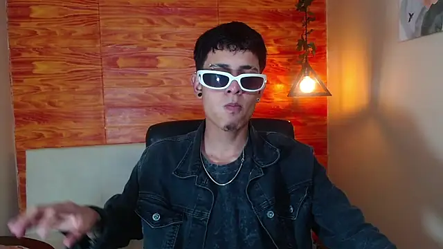 Snapshot of Bastiaan_28 chatting on 03.03.25 Bastiaan 28 online show from 03.03.25