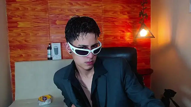 Snapshot of Bastiaan_28 chatting on 03.04.25 Bastiaan 28 online show from 03.04.25