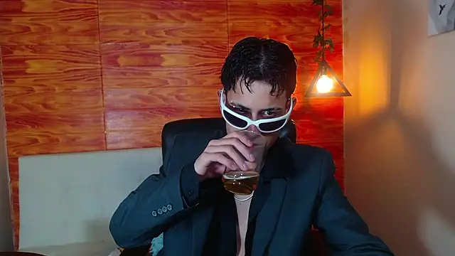 Snapshot of Bastiaan_28 chatting on 03.04.25 Bastiaan 28 online show from 03.04.25