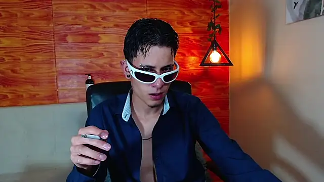 Snapshot of Bastiaan_28 chatting on 03.05.25 Bastiaan 28 online show from 03.05.25