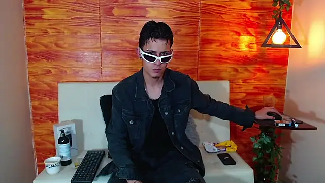 Snapshot of Bastiaan_28 chatting on 03.07.25 Bastiaan 28 online show from 03.07.25