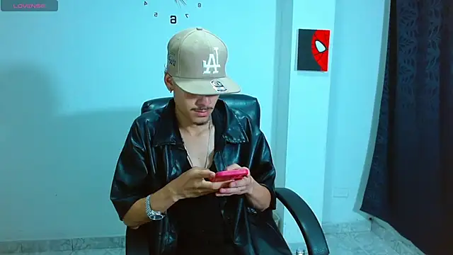 Snapshot of Bastiaan_28 chatting on 09.19.25 Bastiaan 28 online show from 09.19.25