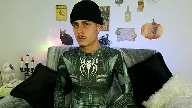 Snapshot of Bastiaan_28 chatting on 10.18.25 Bastiaan 28 online show from 10.18.25