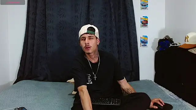 Snapshot of Bastiaan_28 chatting on 11.06.25 Bastiaan 28 online show from 11.06.25