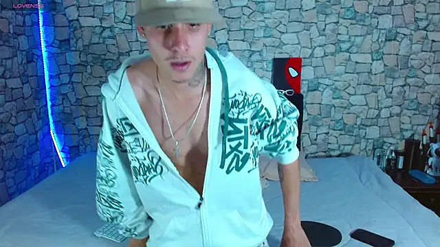 Snapshot of Bastiaan_28 chatting on 01.08.26 Bastiaan 28 online show from 01.08.26