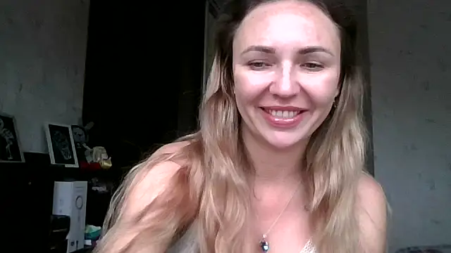 AngelinaLove28 online show from 10.26.25