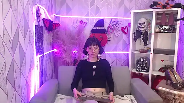 Snapshot of charlottemoonxz chatting on 10.22.25 charlottemoonxz online show from 10.22.25