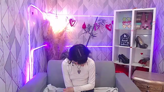 Snapshot of charlottemoonxz chatting on 11.07.25 charlottemoonxz online show from 11.07.25