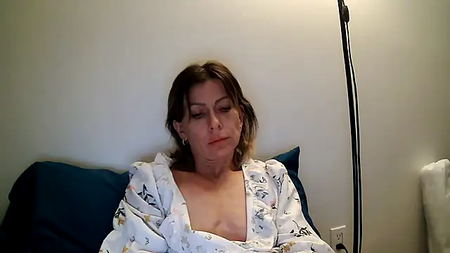 Snapshot of anechka1 chatting on 04.25.26 anechka1 online show from 04.25.26