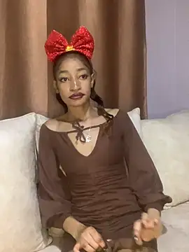 Snapshot of GoddessVee chatting on 12.20.24 GoddessVee online show from 12.20.24