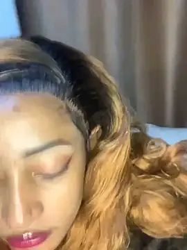 Snapshot of GoddessVee chatting on 12.29.24 GoddessVee online show from 12.29.24