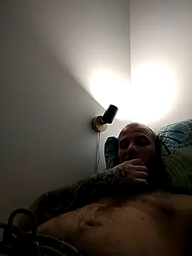 Snapshot of AbukLoko chatting on 03.08.25 AbukLoko online show from 03.08.25