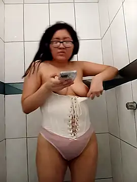 Snapshot of ladygmusic chatting on 02.22.26 ladygmusic online show from 02.22.26