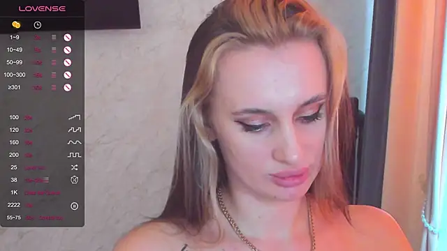 Snapshot of Cherry-Legenda chatting on 02.26.25 Cherry-Legenda online show from 02.26.25