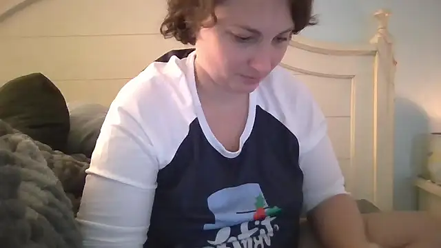 MilfyMrsRobinson online show from 12.14.25