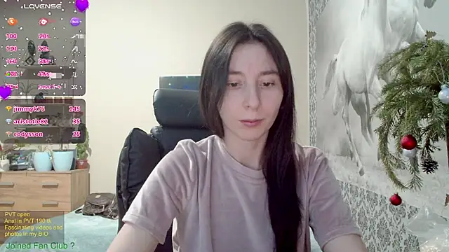 Snapshot of Wowpornoo chatting on 12.31.24 Wowpornoo online show from 12.31.24